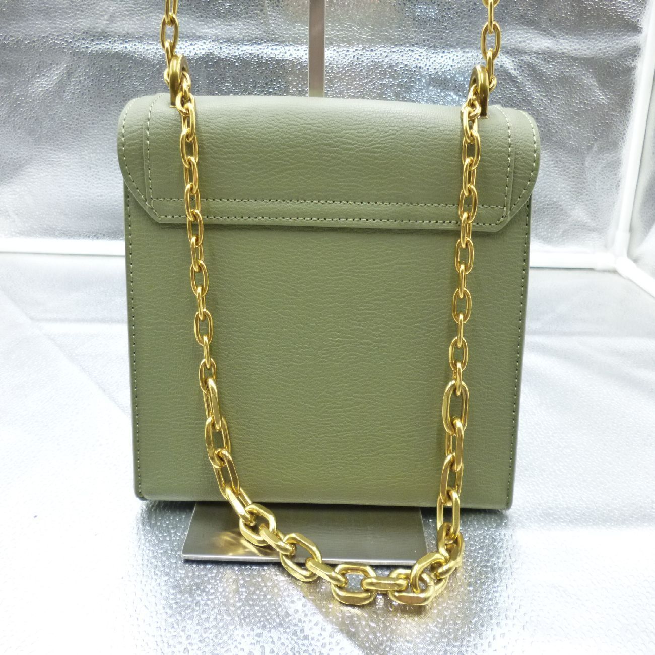 美品 CHARLES＆KEITH ショルダーバッグ チェーンハンドルクロスボディ 