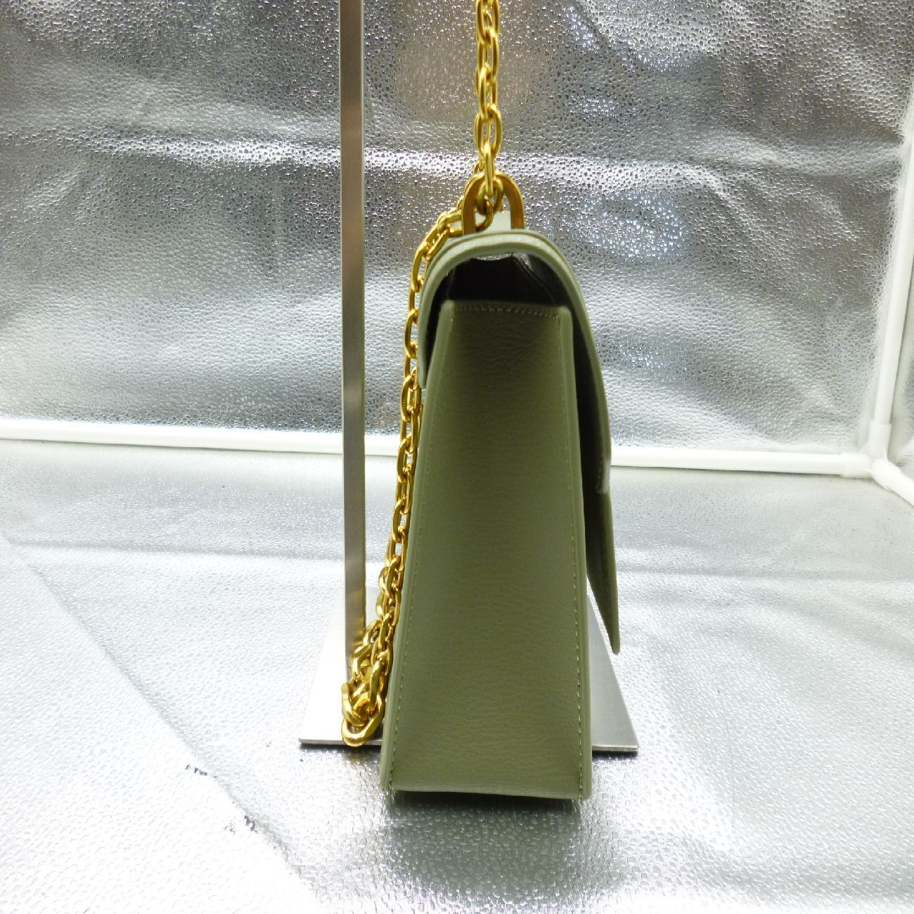 美品 CHARLES＆KEITH ショルダーバッグ チェーンハンドルクロスボディ 