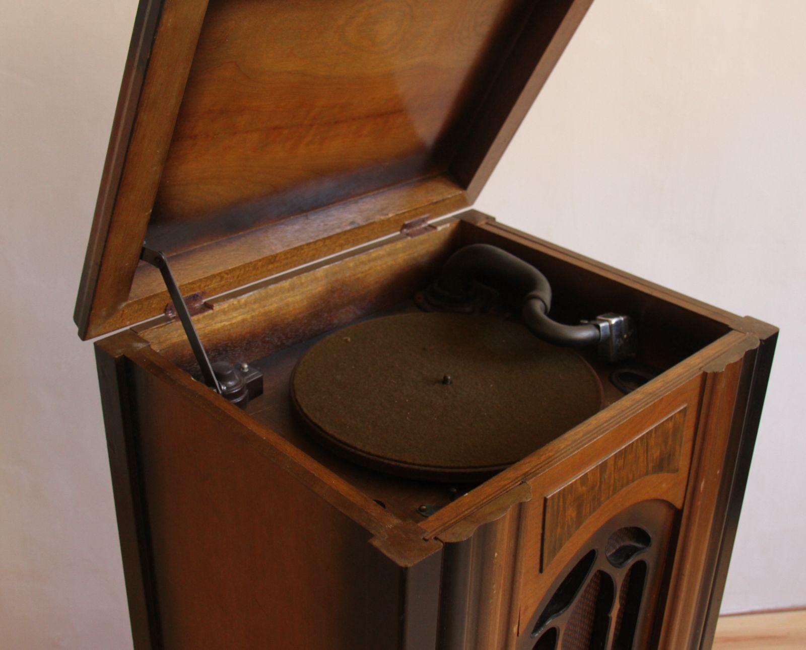 木製 蓄音機 脚付き レコード M094 ビンテージ アンティーク レトロ