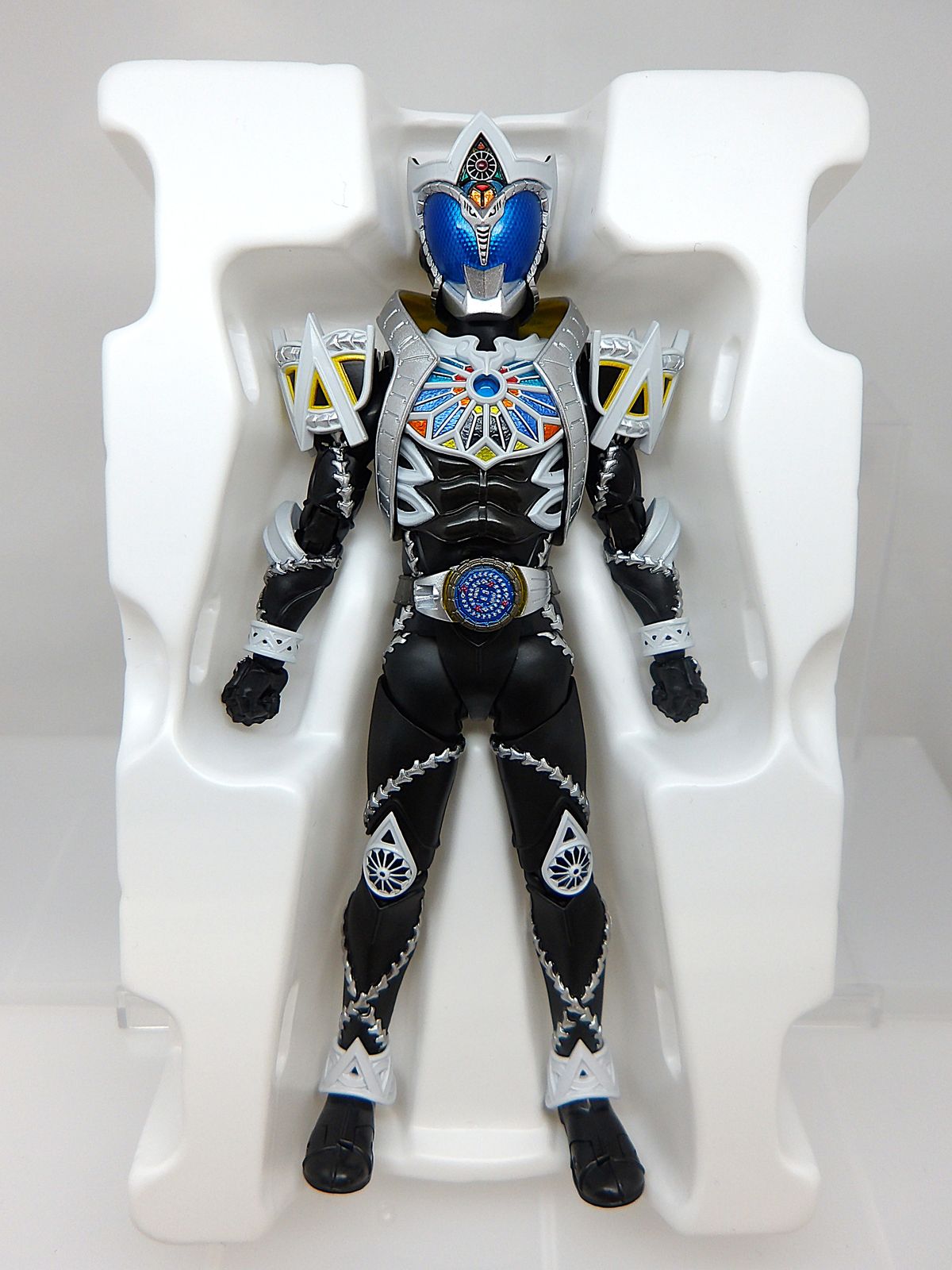中古】 S.H.Figuarts 真骨彫製法 仮面ライダーサガ 「 仮面ライダー 