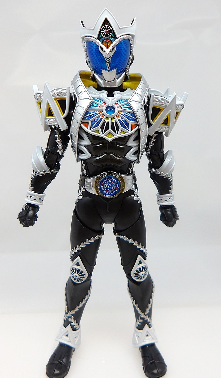 S.H.フィギュアーツ 仮面ライダーキバ エンペラーフォーム 仮面