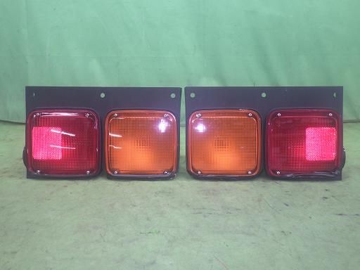 【中古】トラック 純正 2連 テール 左右