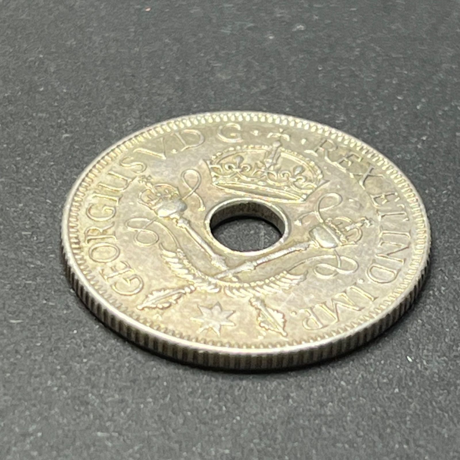 希少穴あき銀貨】1935年 ニューギニア 1シリング 0.925銀 スターリング