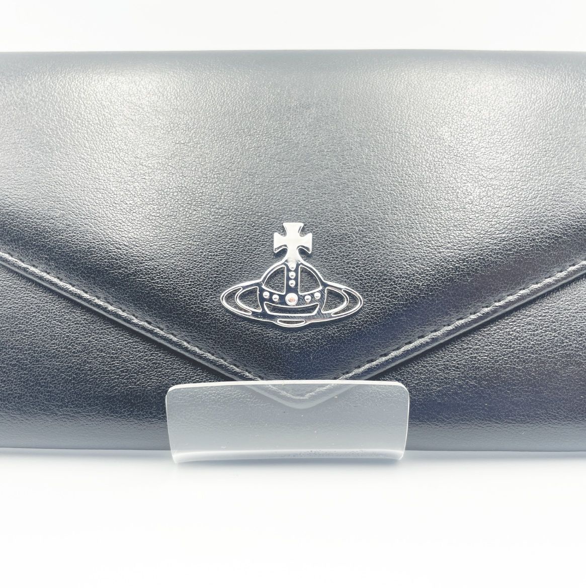 Vivienne Westwood（ヴィヴィアンウエストウッド） 長財布 フラップ