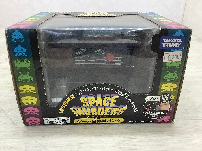 T17 未開封保管品 スペースインベーダー 貯金箱 ゲーム筐体型バンク 1