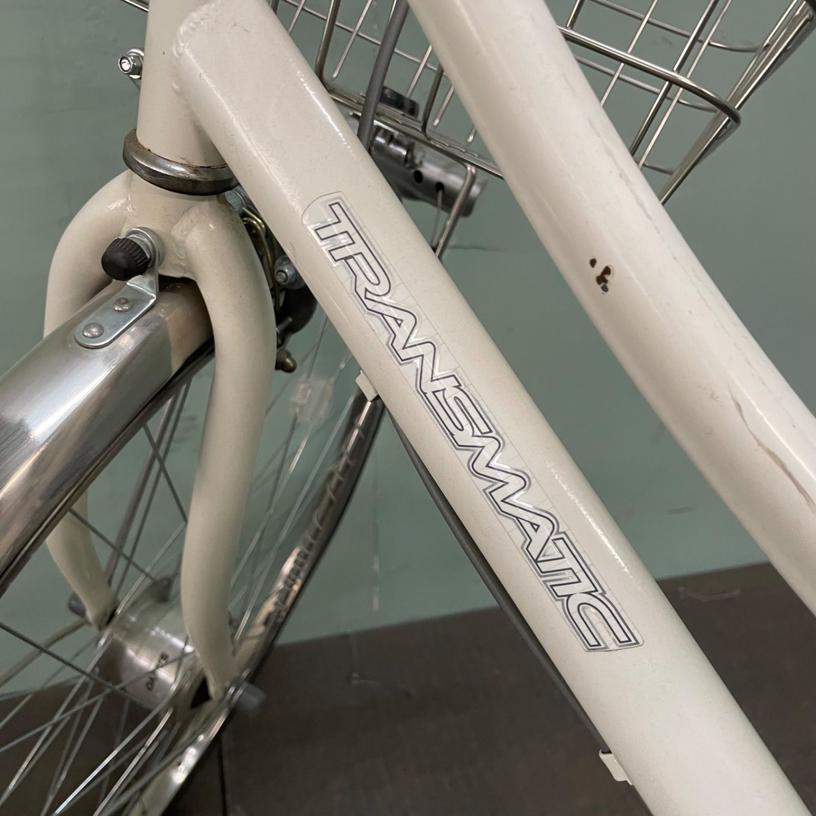 ♭ 自転車 ママチャリ 白 ホワイト 鍵付き 222-c - メルカリ