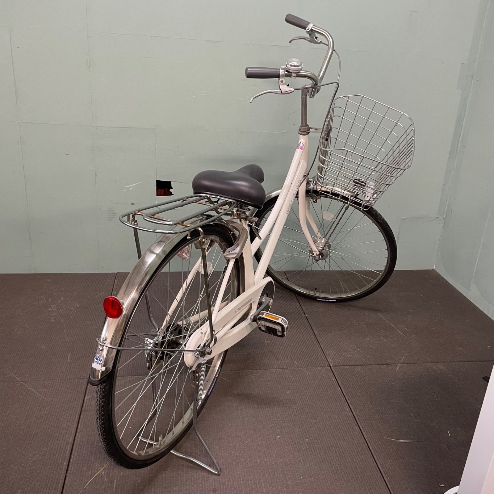 ♭ 自転車 ママチャリ 白 ホワイト 鍵付き 222-c - メルカリ