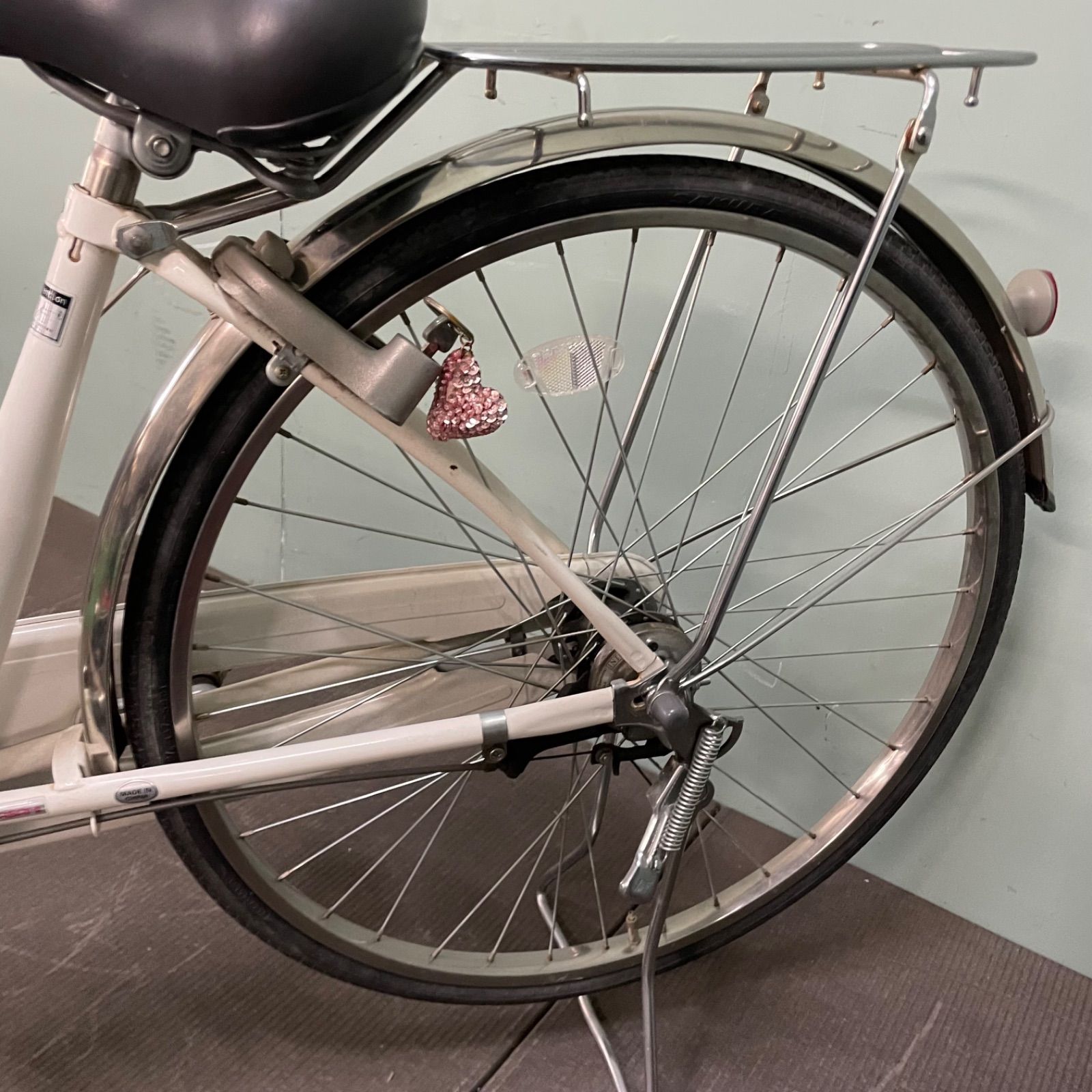 ♭ 自転車 ママチャリ 白 ホワイト 鍵付き 222-c - メルカリ