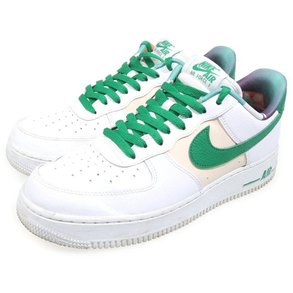 NIKE (ナイキ) AIR FORCE 1 07 LV8 EMB WHITE AND MALACHITE エア