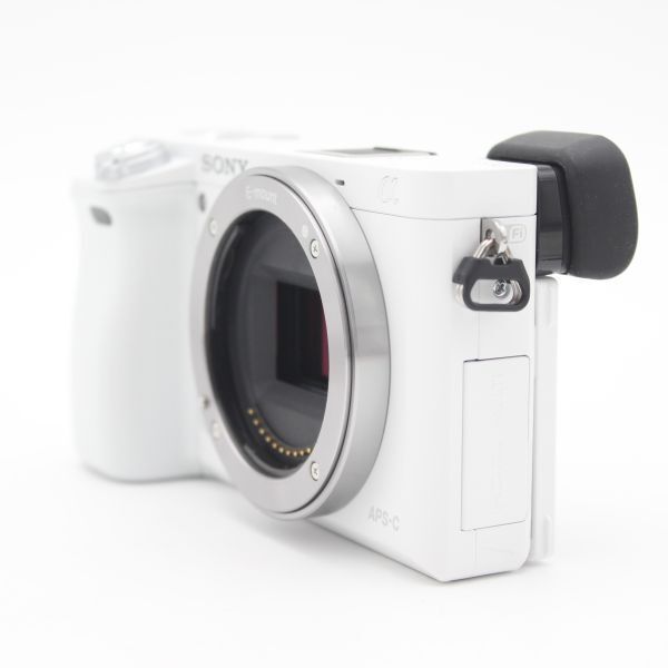 ショット数286！□ほぼ新品□ SONY ミラーレス一眼 α6000 ボディ