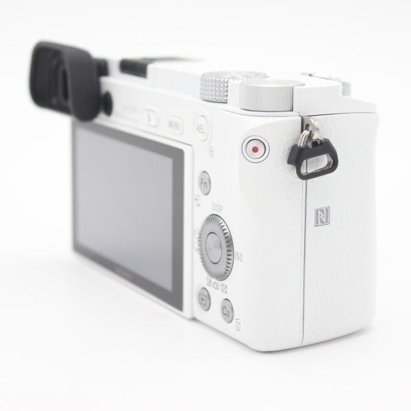 ショット数286！□ほぼ新品□ SONY ミラーレス一眼 α6000 ボディ