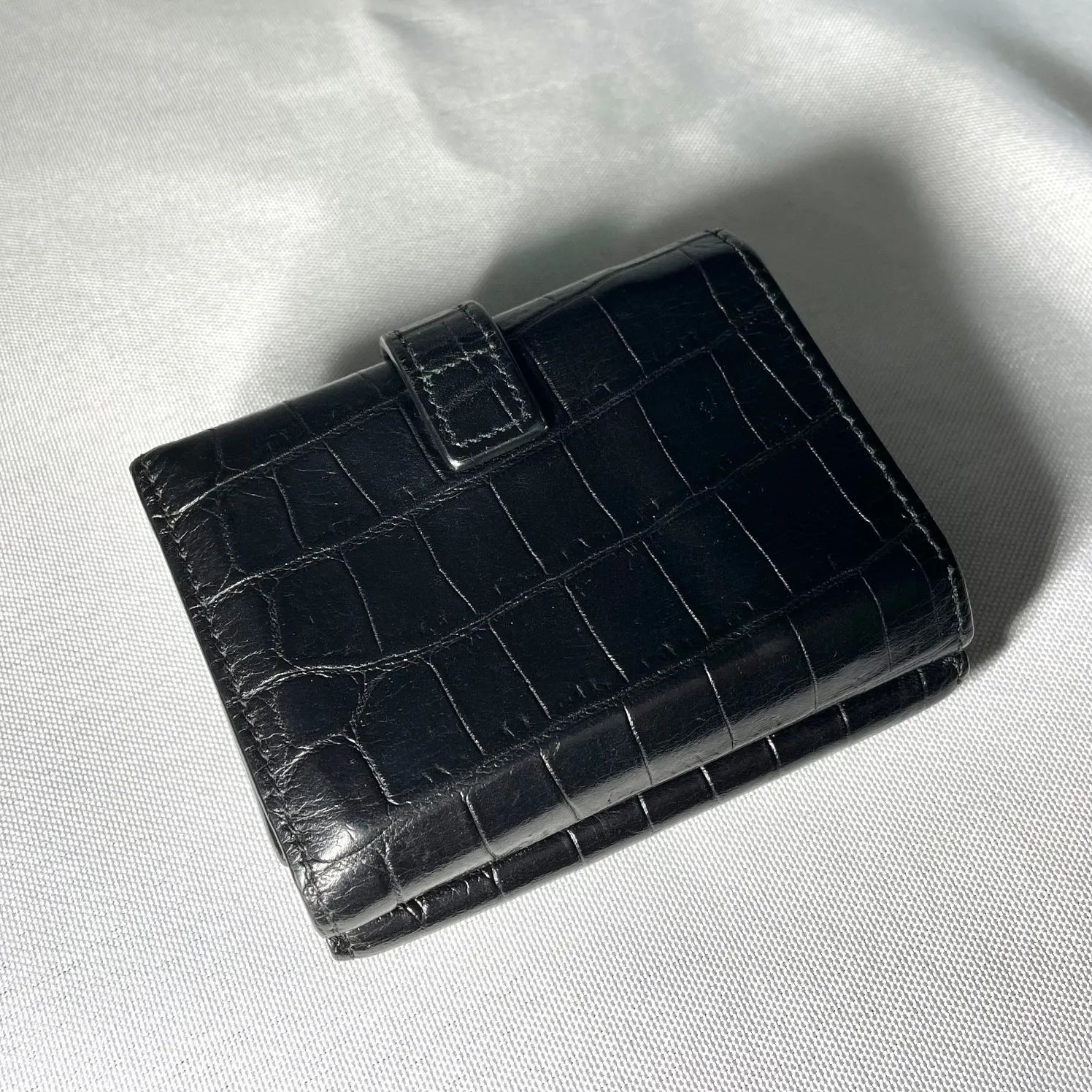 サンローラン　パリ　クロコ型押し　三つ折り財布　コンパクトウォレット　ブラック 美品 Saint Laurent Paris サンローランパリ 三つ折りレザー財布 黒