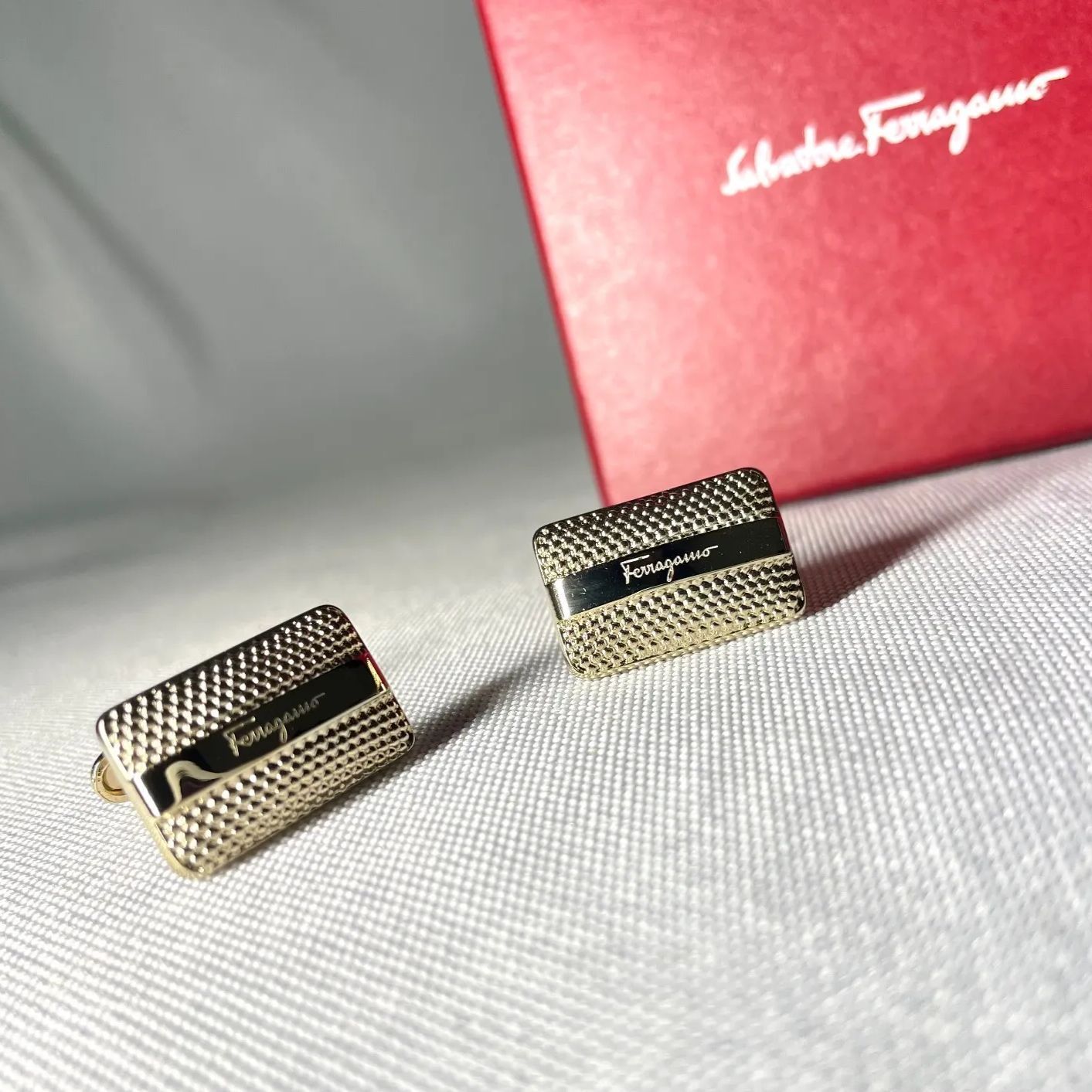 美品 Salvatore Ferragamo サルヴァトーレフェラガモ ブランドロゴ