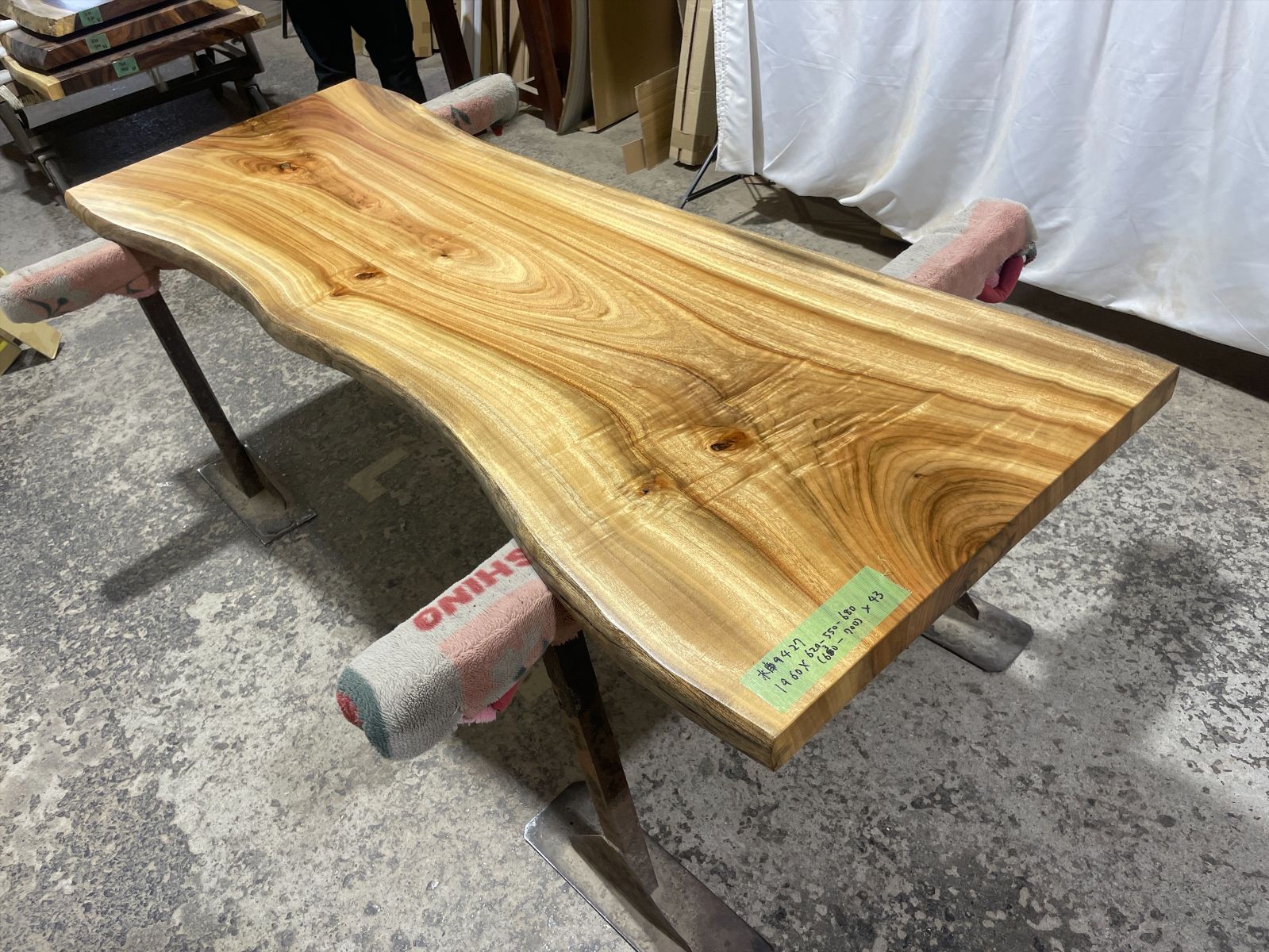 クス9427 楠 一枚板無垢材 1960x620-550-680x43mm ダイニングテーブル