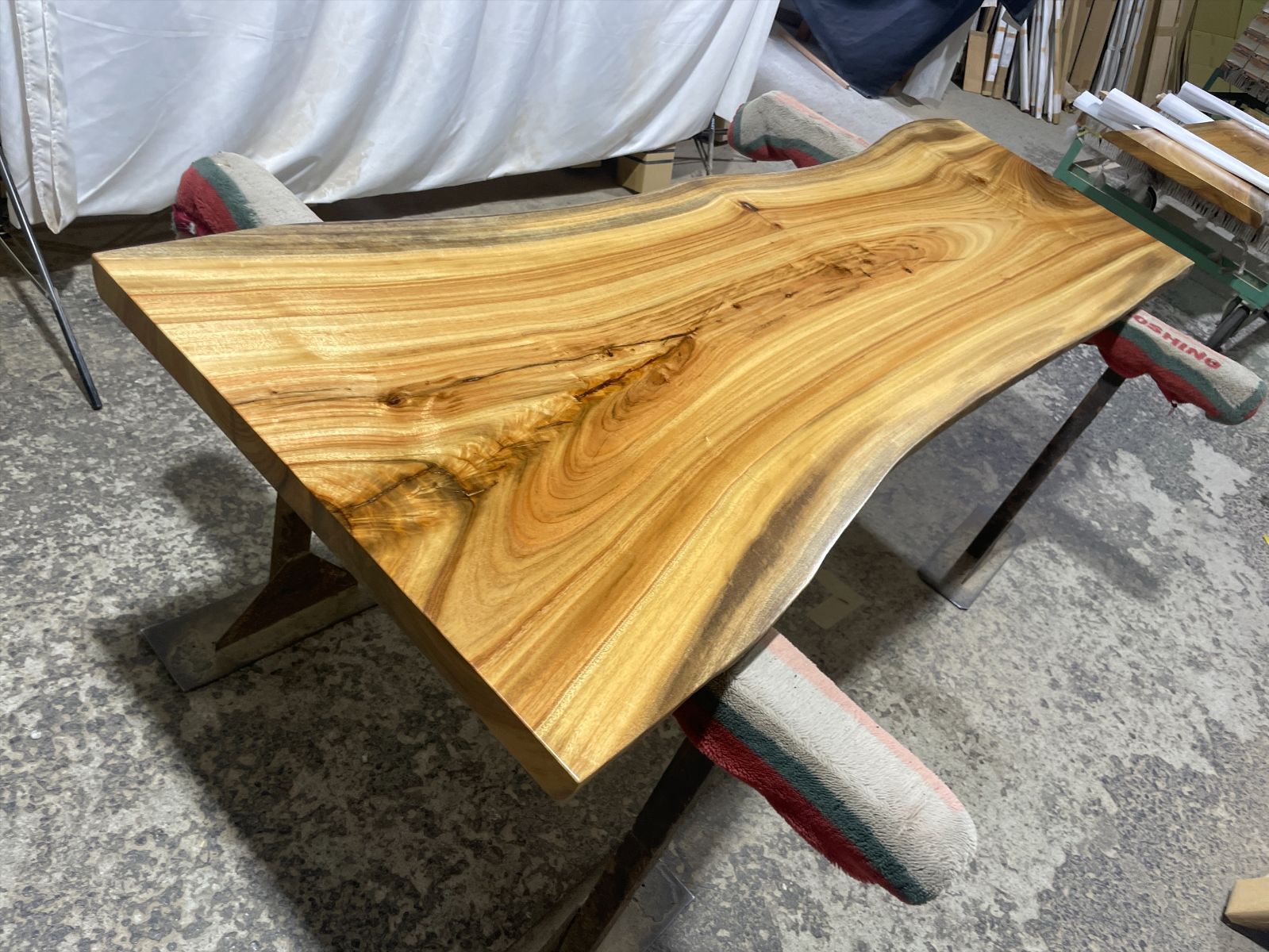 クス9427 楠 一枚板無垢材 1960x620-550-680x43mm ダイニングテーブル