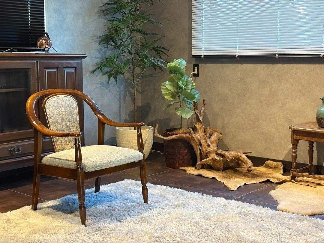 ④　リメイク品　尾州生地　ホワイト座面　カリモク　コロニアル　アームソファ　NI ① リメイク品 尾州生地 ホワイト座面 カリモク コロニアル アーム