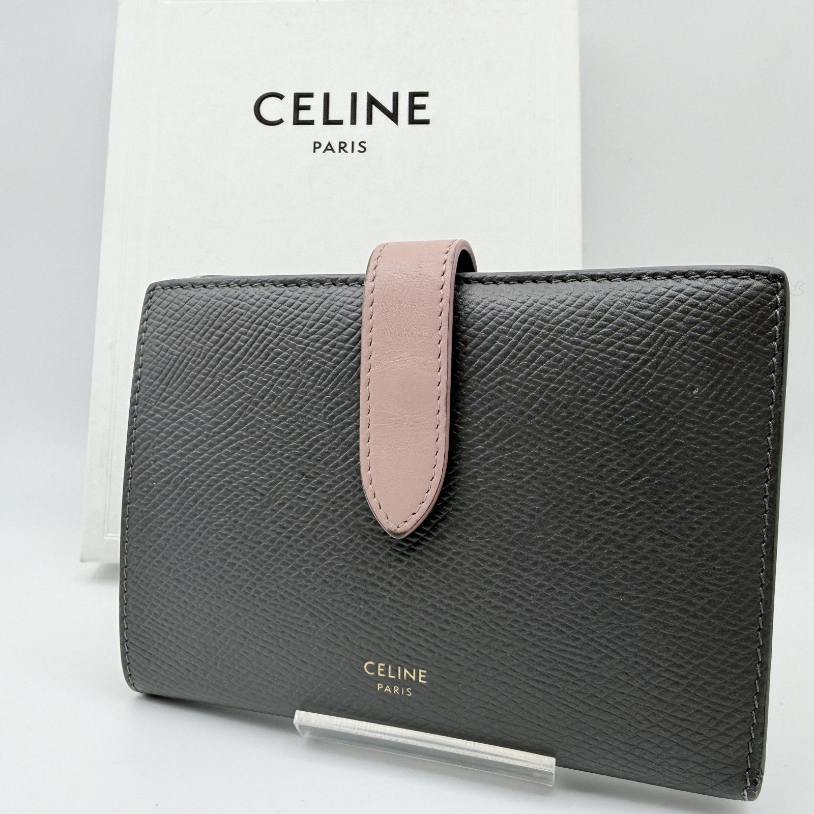 CELINE（セリーヌ）Medium Strap Wallet ミディアムストラップ