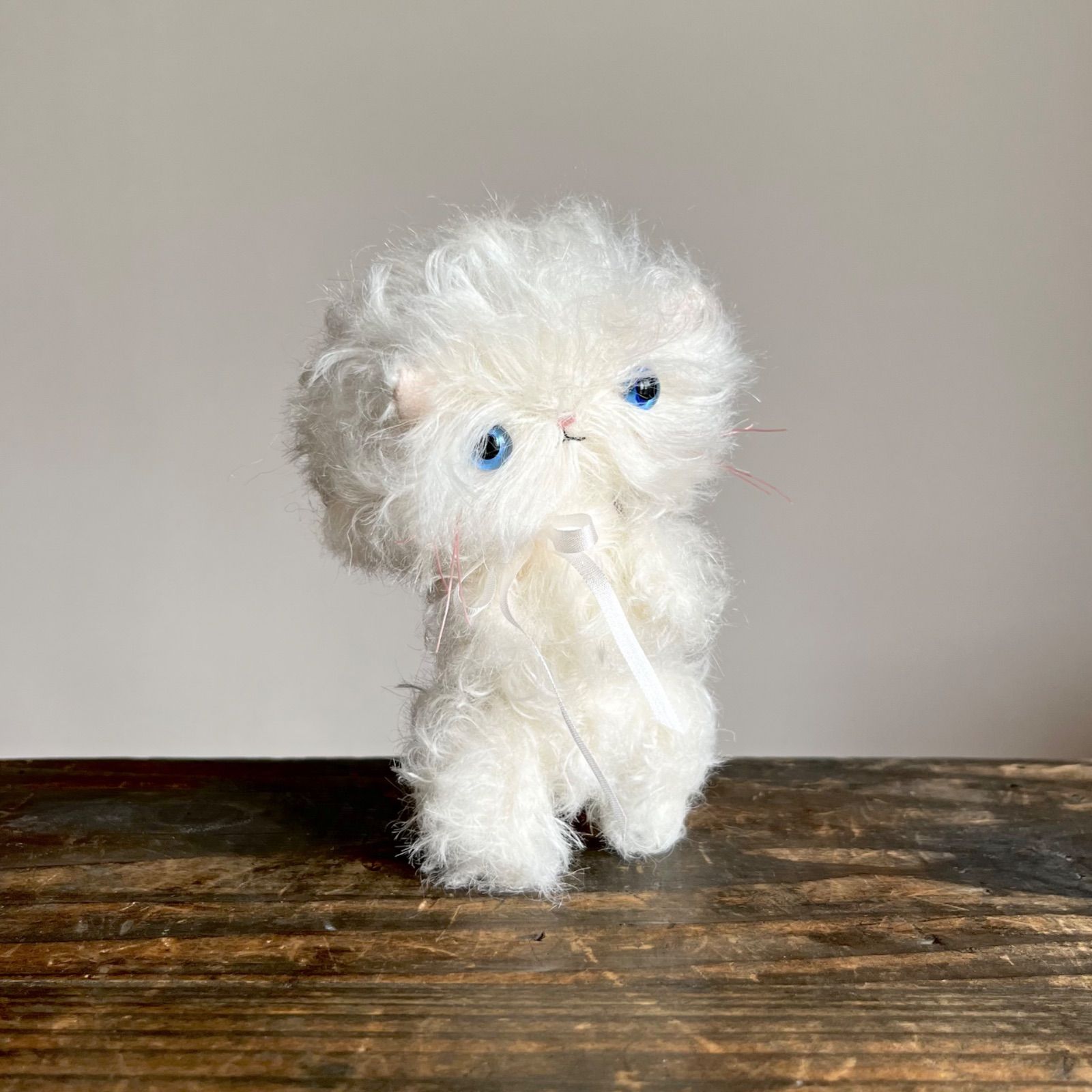 おねだり上手な子 ｝ ねこ ぬいぐるみ 作家 テディベア ハンドメイド