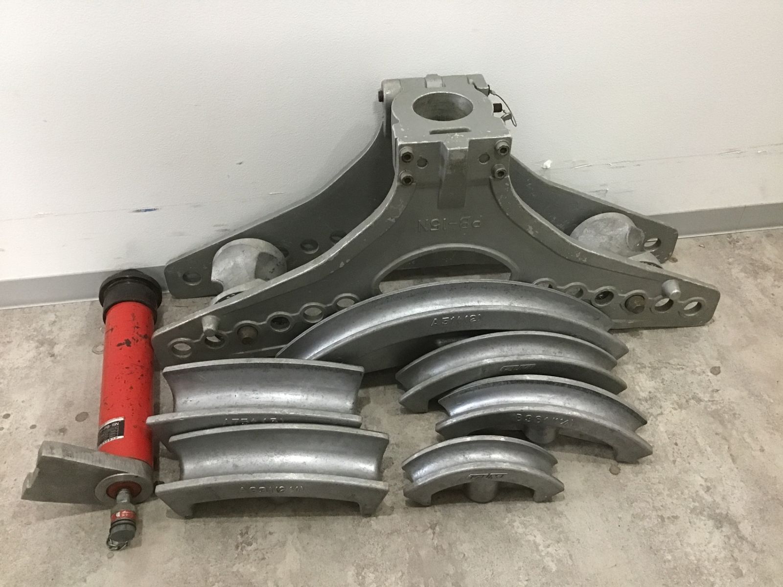 中古動作品】泉精器IZUMIイズミ 油圧式パイプベンダー PB-15N シュー6 