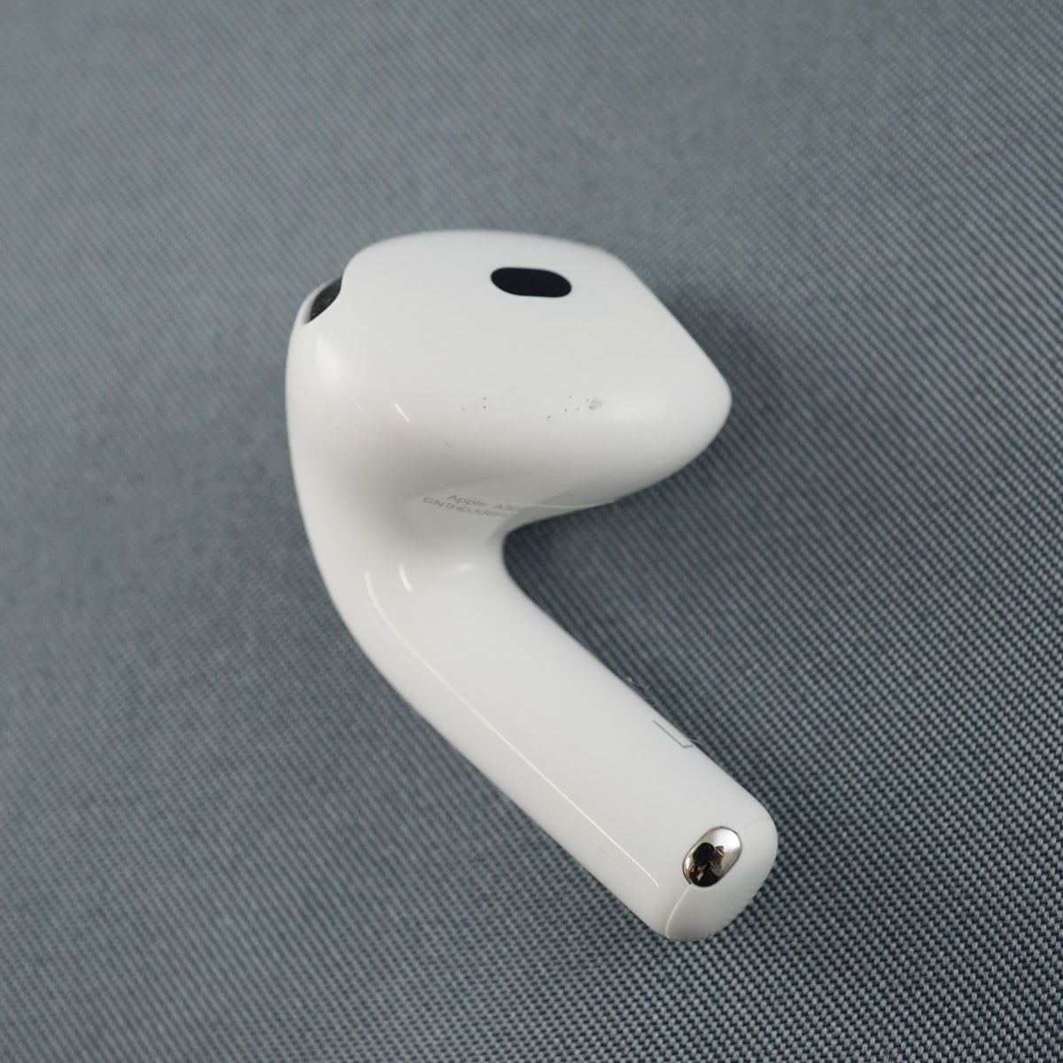 Apple AirPods 4 USED美品 ノイズキャンセリングなし 第四世代