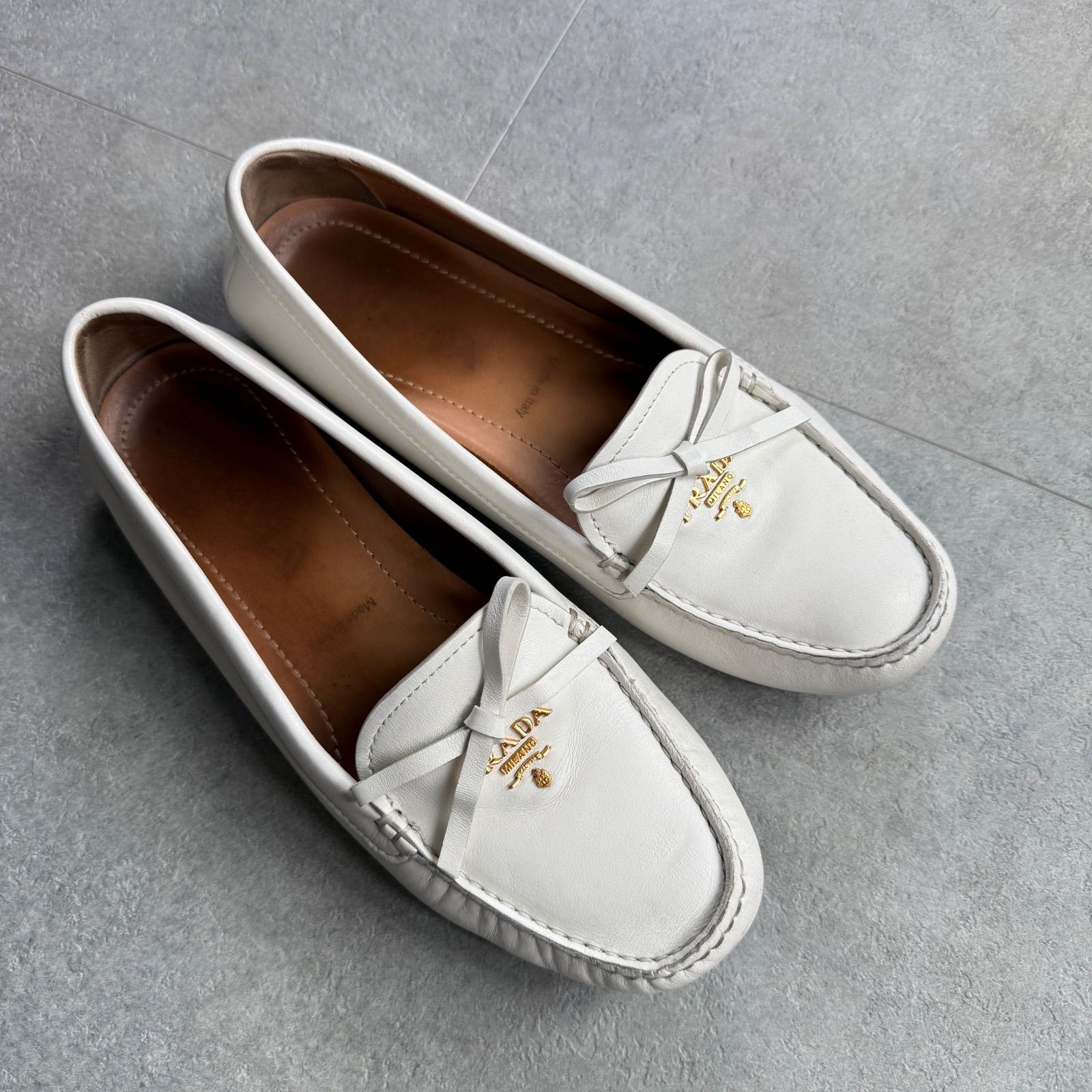 PRADA プラダ ロゴリボンドライビングシューズ レザー ホワイト