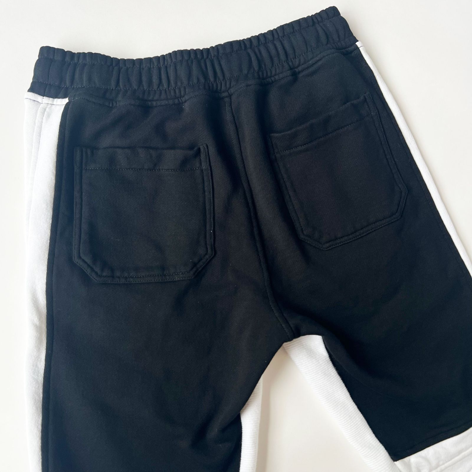 美品 バルマン BALMAIN スウェット ショートパンツ 黒/白 XS - メルカリ
