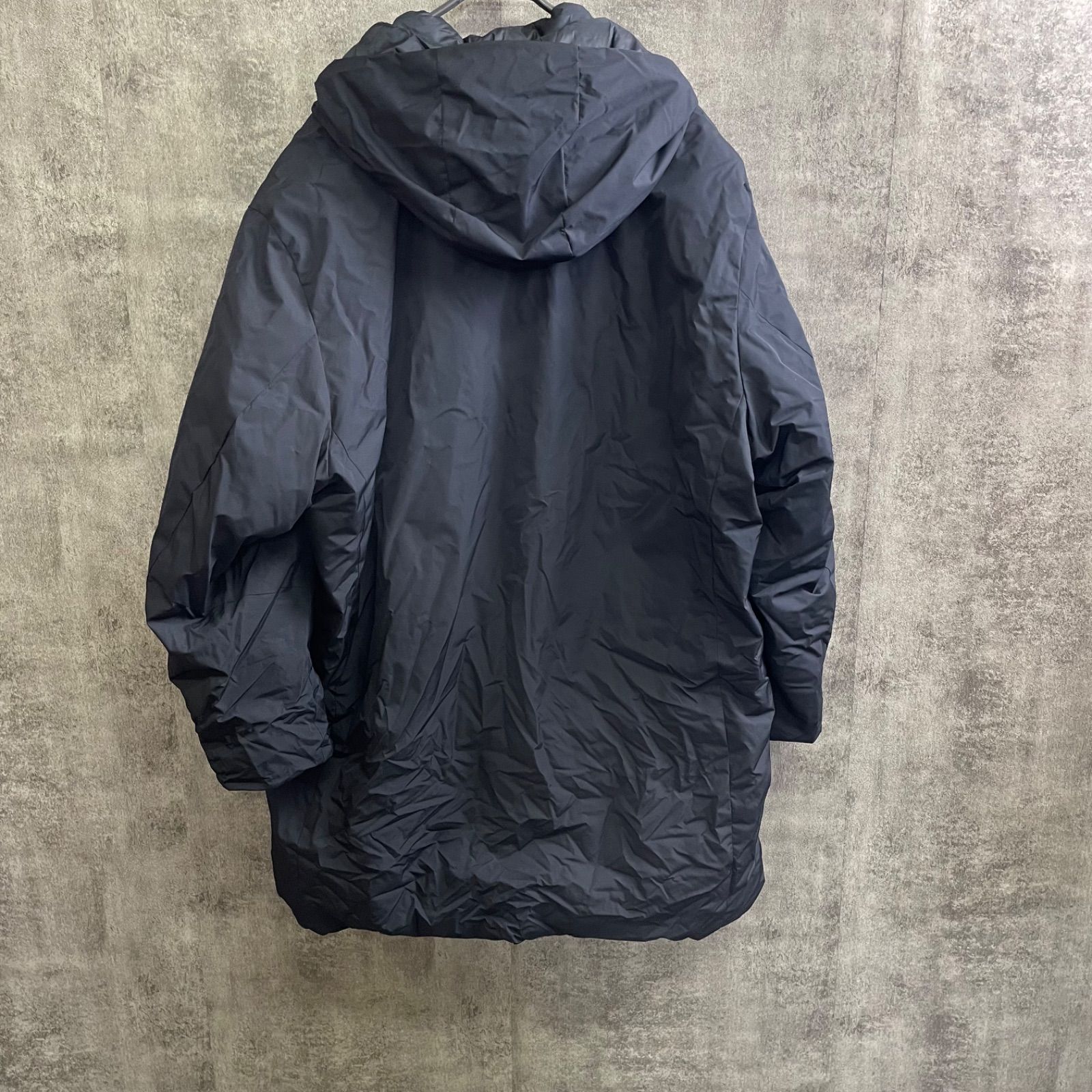 Y-199】UNIQLO ユニクロ 4XL ブラックダウンコート フード付き 超 