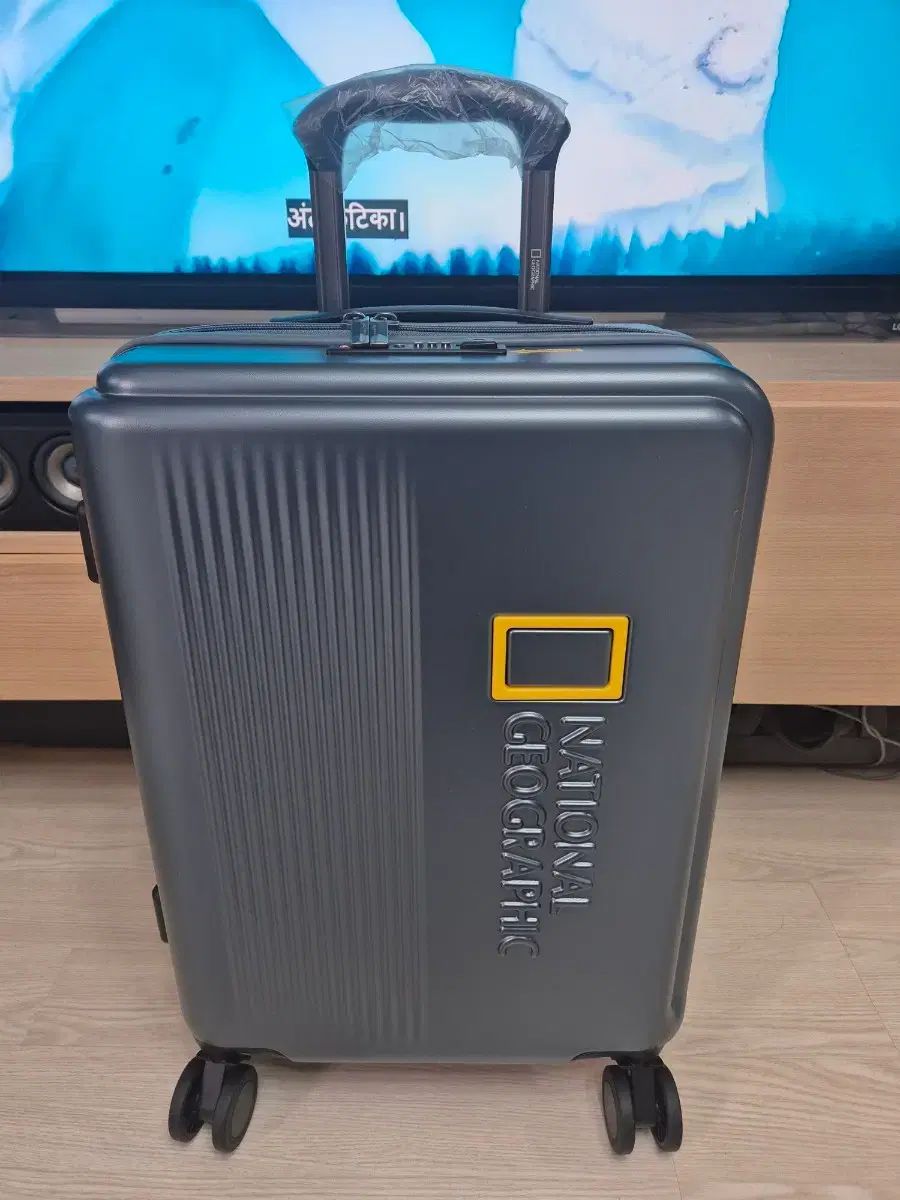 ナショナルジオグラフィック キャリアー ページ 20インチ 機内持ち込み 新品