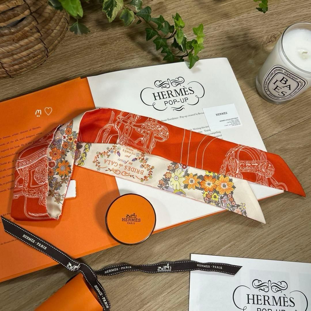 HERMESエルメス　ツイリー　ブリッドドゥガラアンフルール　25SS　フラワー HERMESエルメス ツイリー ブリッドドゥガラアンフルール フラワー 25SS