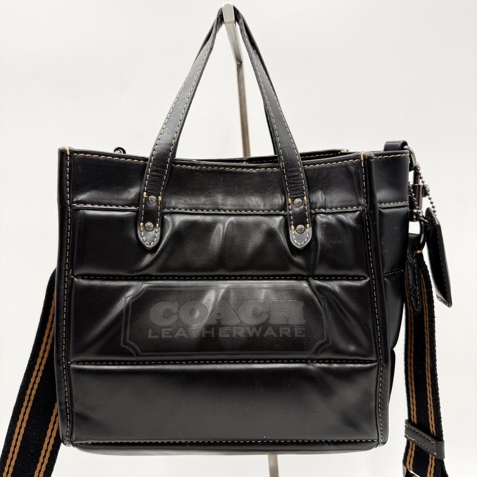 COACH（コーチ）フィールド トート 22 キルティング レザートート 