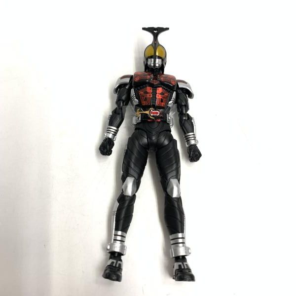 中古】開封)S.H.Figuarts (真骨彫製法) 仮面ライダーダークカブト[18