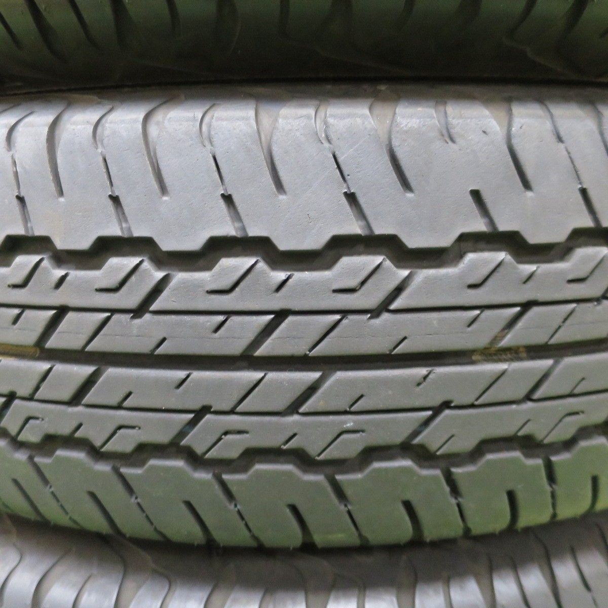 バリ溝！24年！8.5分☆195/80R15 ダンロップ グラントレック AT20
