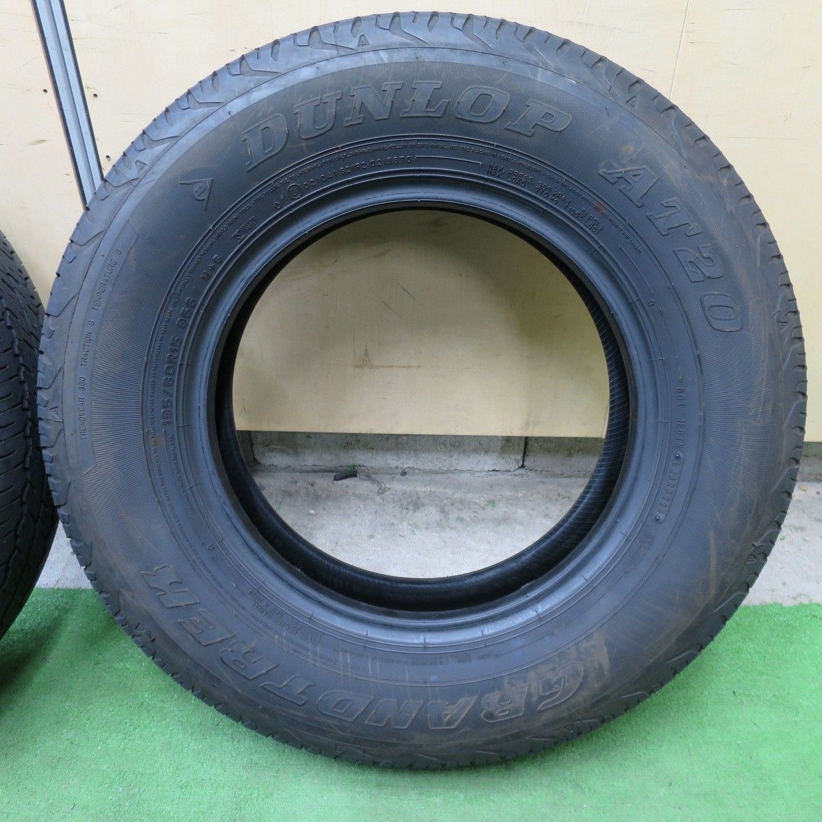 バリ溝！24年！8.5分☆195/80R15 ダンロップ グラントレック AT20