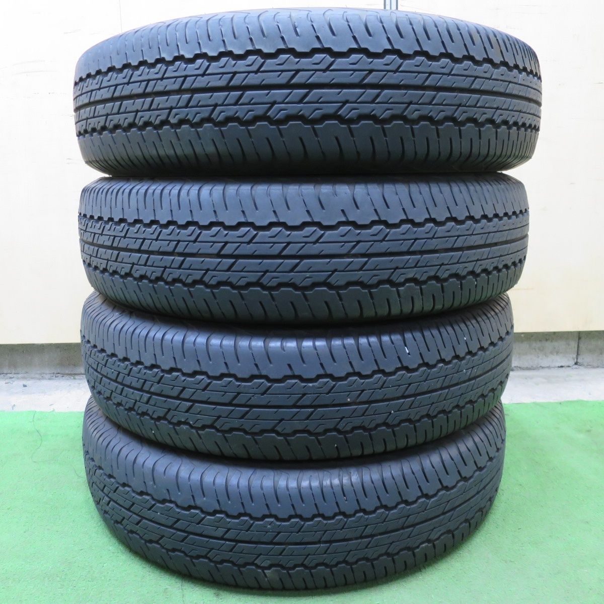 バリ溝！24年！8.5分☆195/80R15 ダンロップ グラントレック AT20