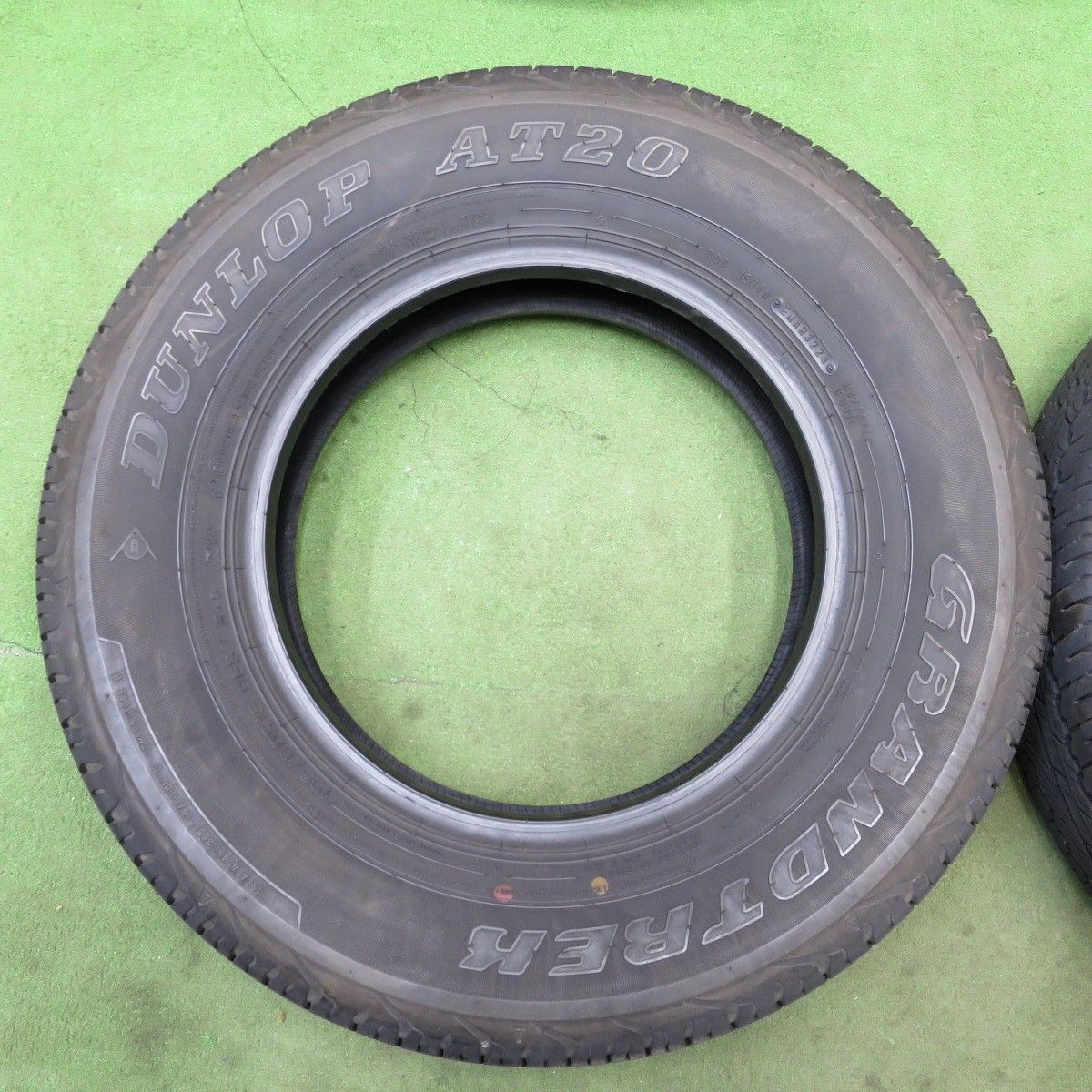 バリ溝！24年！8.5分☆195/80R15 ダンロップ グラントレック AT20