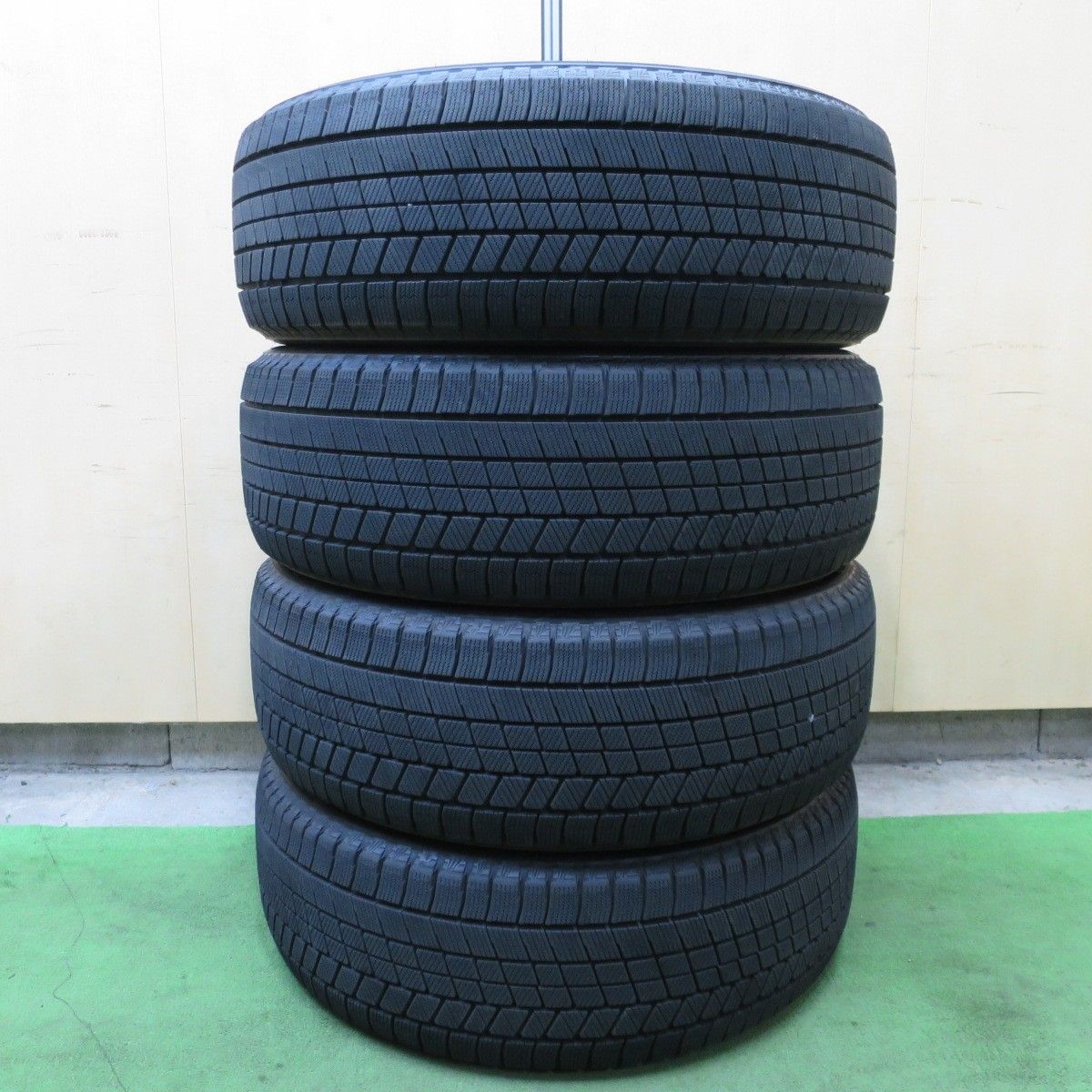 バリ溝！24年！9.5分☆スタッドレス 235/50R21 ブリヂストン 