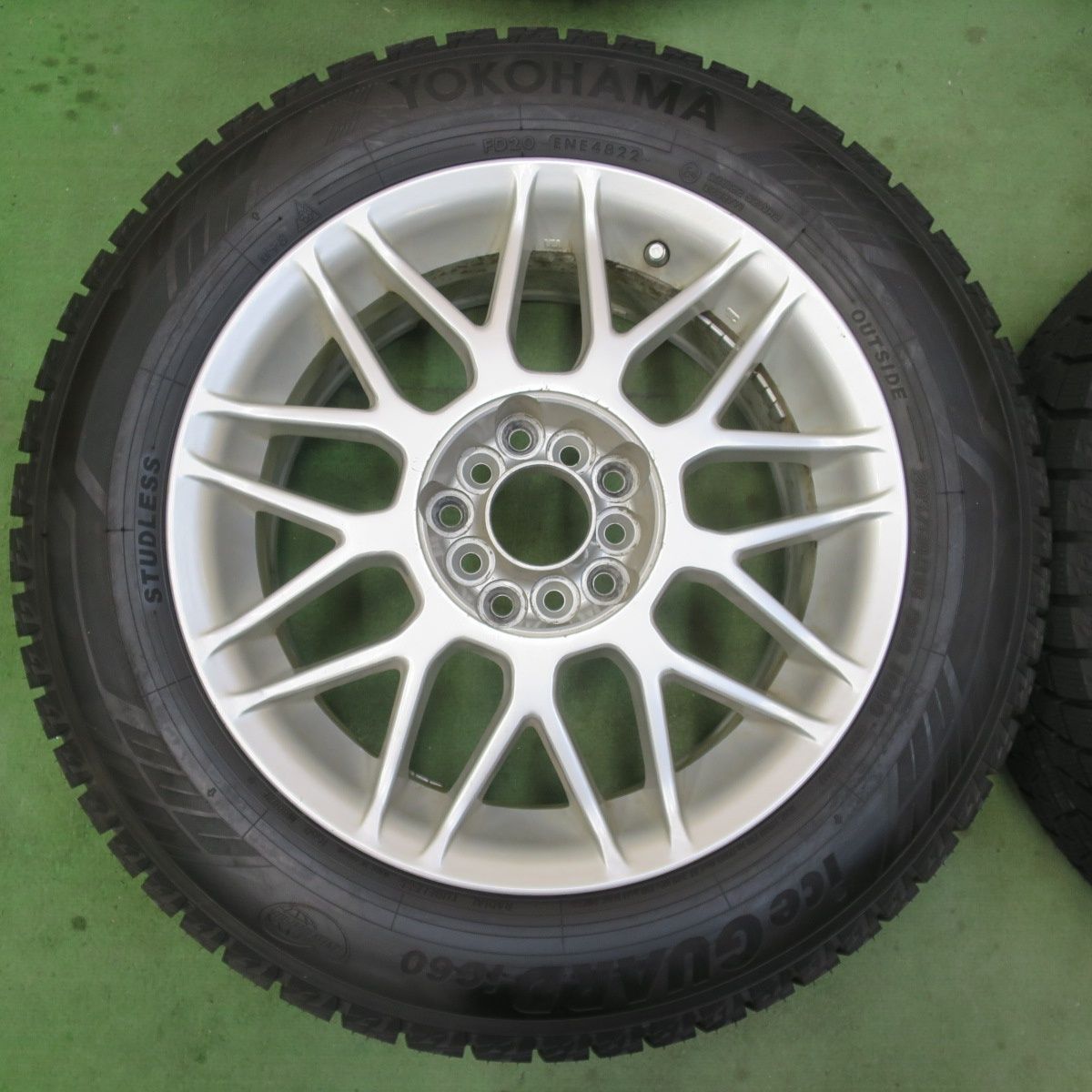 ほぼ未使用！22年☆スタッドレス 205/60R16 ヨコハマ アイスガード 