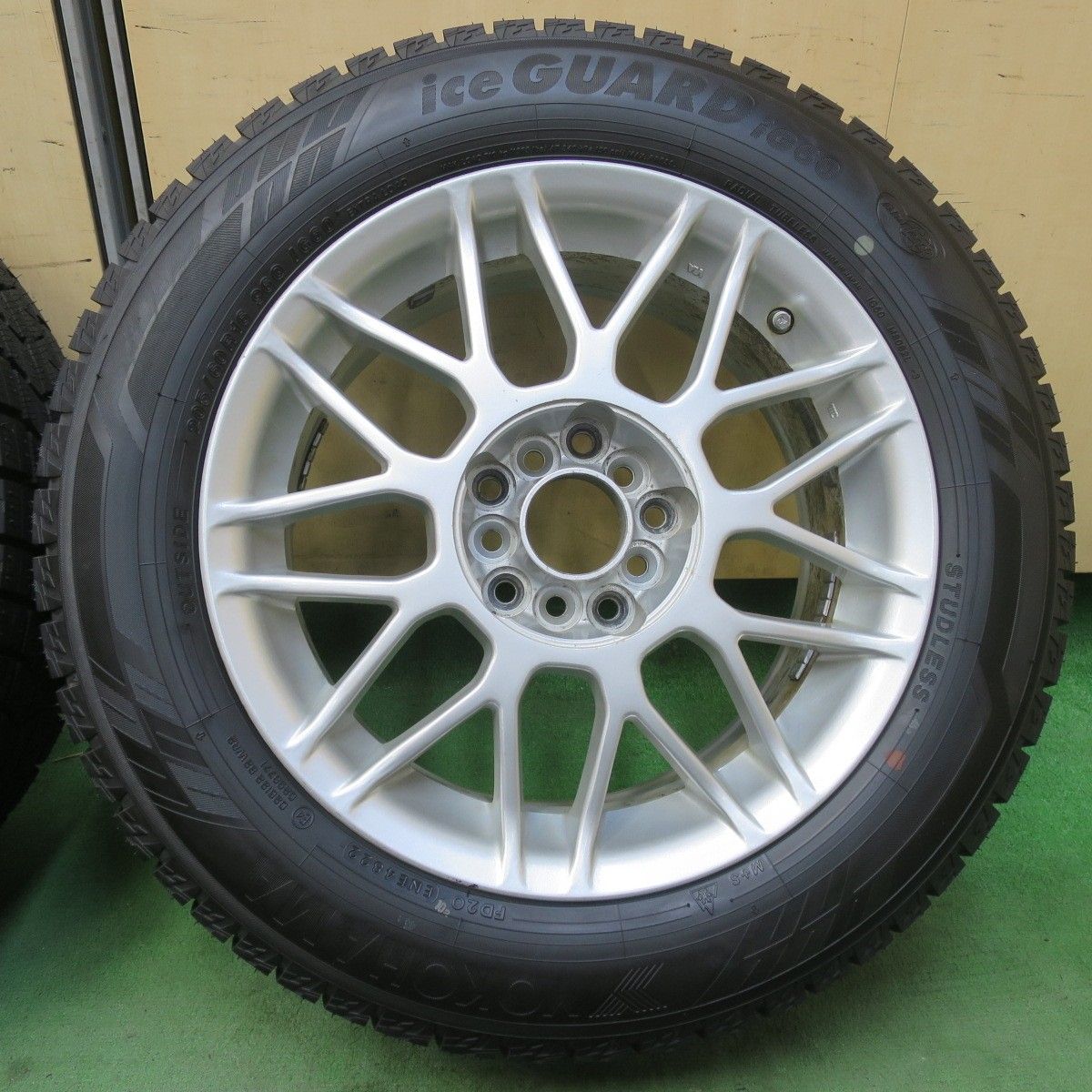 ほぼ未使用！22年☆スタッドレス 205/60R16 ヨコハマ アイスガード 