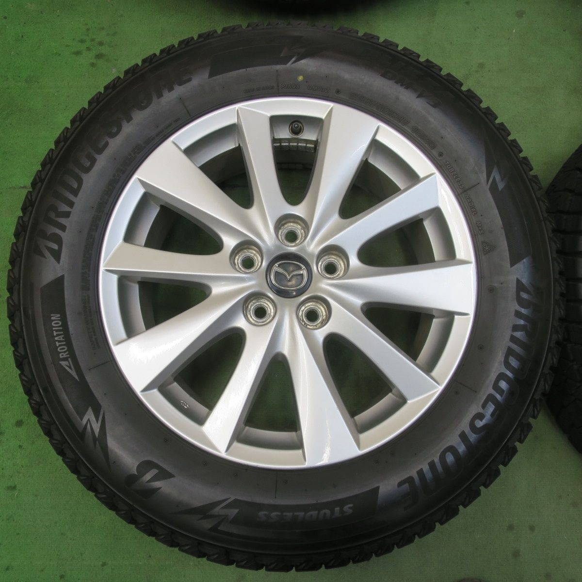 バリ溝！キレイ！9.5分☆マツダ CX-5 純正 225/65R17 スタッドレス 