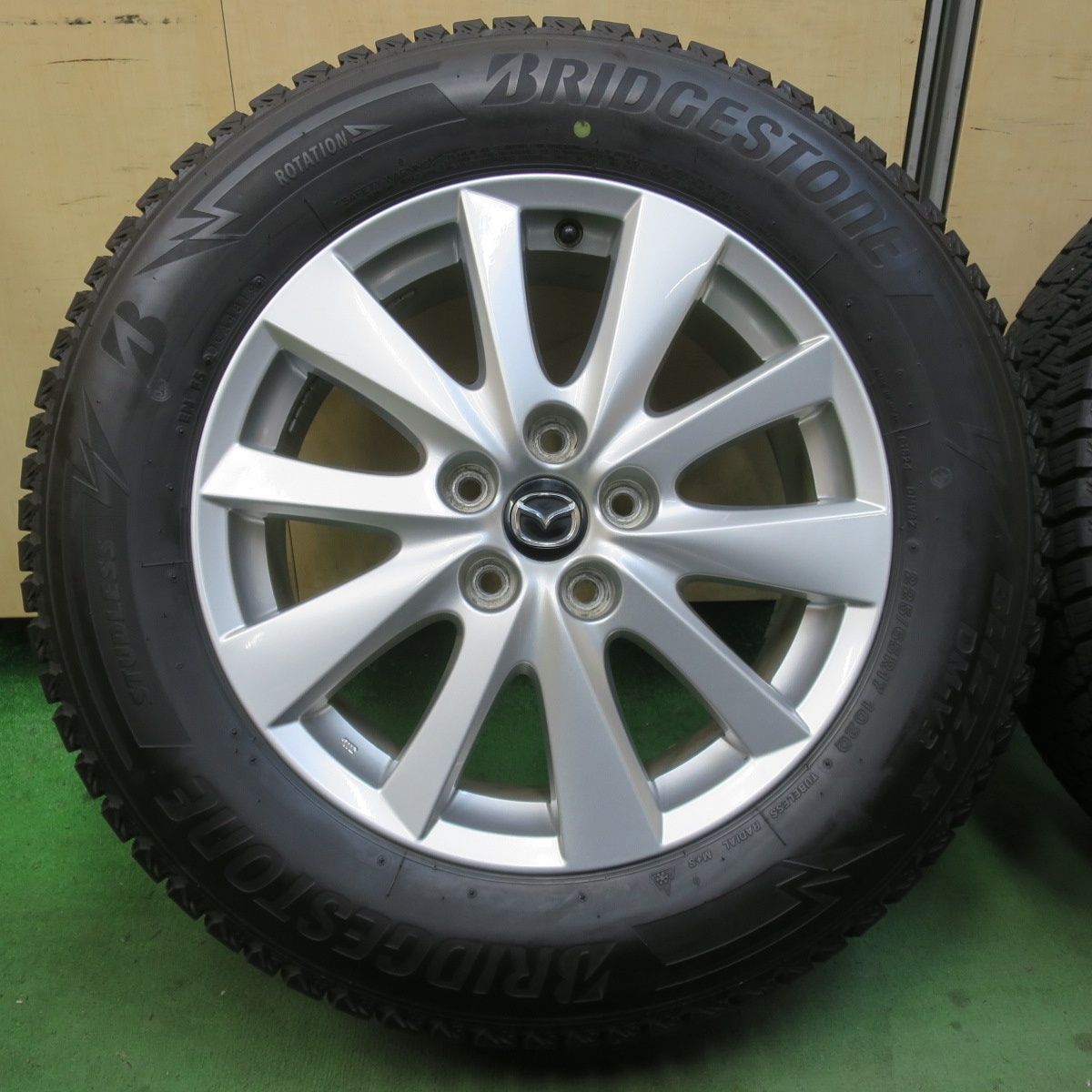 バリ溝！キレイ！9.5分☆マツダ CX-5 純正 225/65R17 スタッドレス 