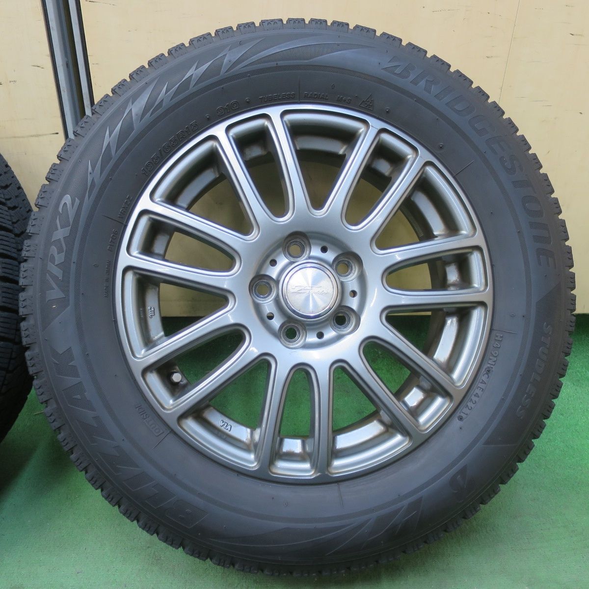 4本価格プリウス 等 195/65R15 スタッドレス ブリヂストン ブリザック