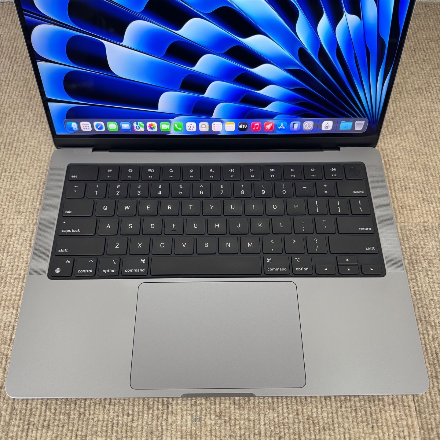 MacBook Pro 14