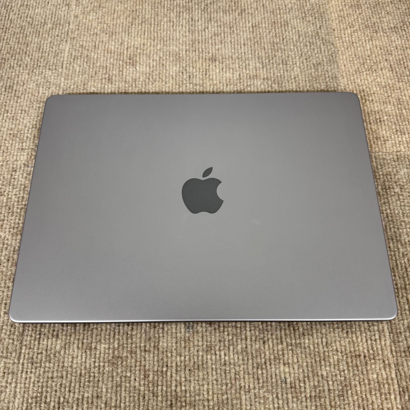 MacBook Pro 14
