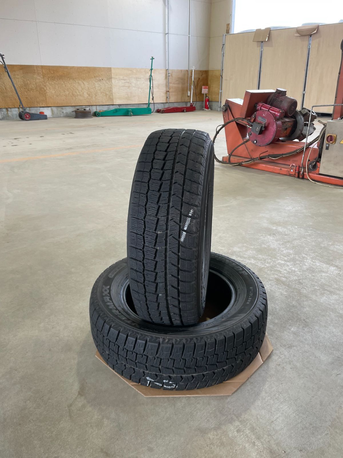 A　ダンロップ　WM-02　ウィンターマックス02　2本　24年製　品！！