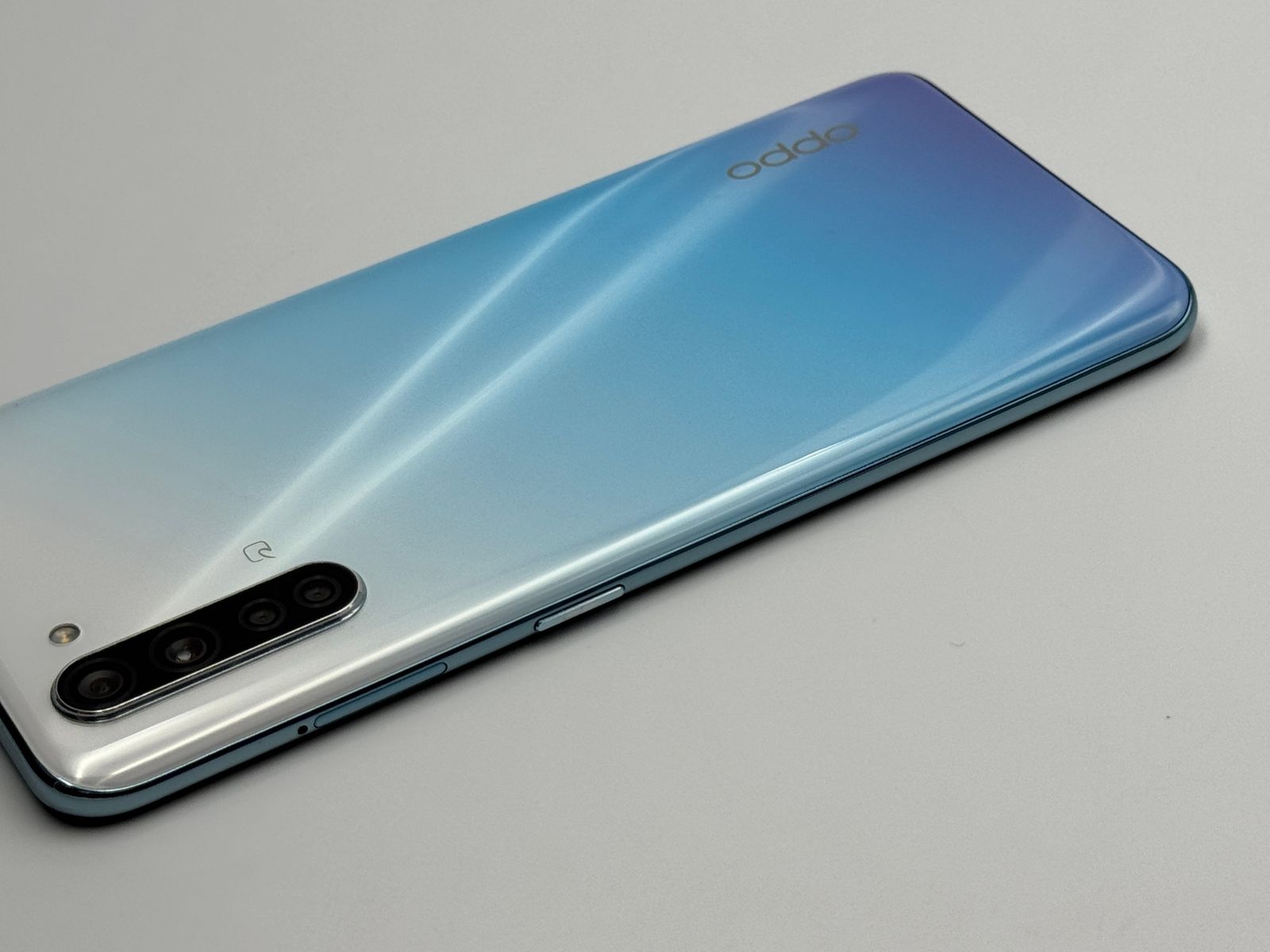 OPPO Reno3 A SIMフリー A002OP ホワイト スマートフォン・携帯電話
