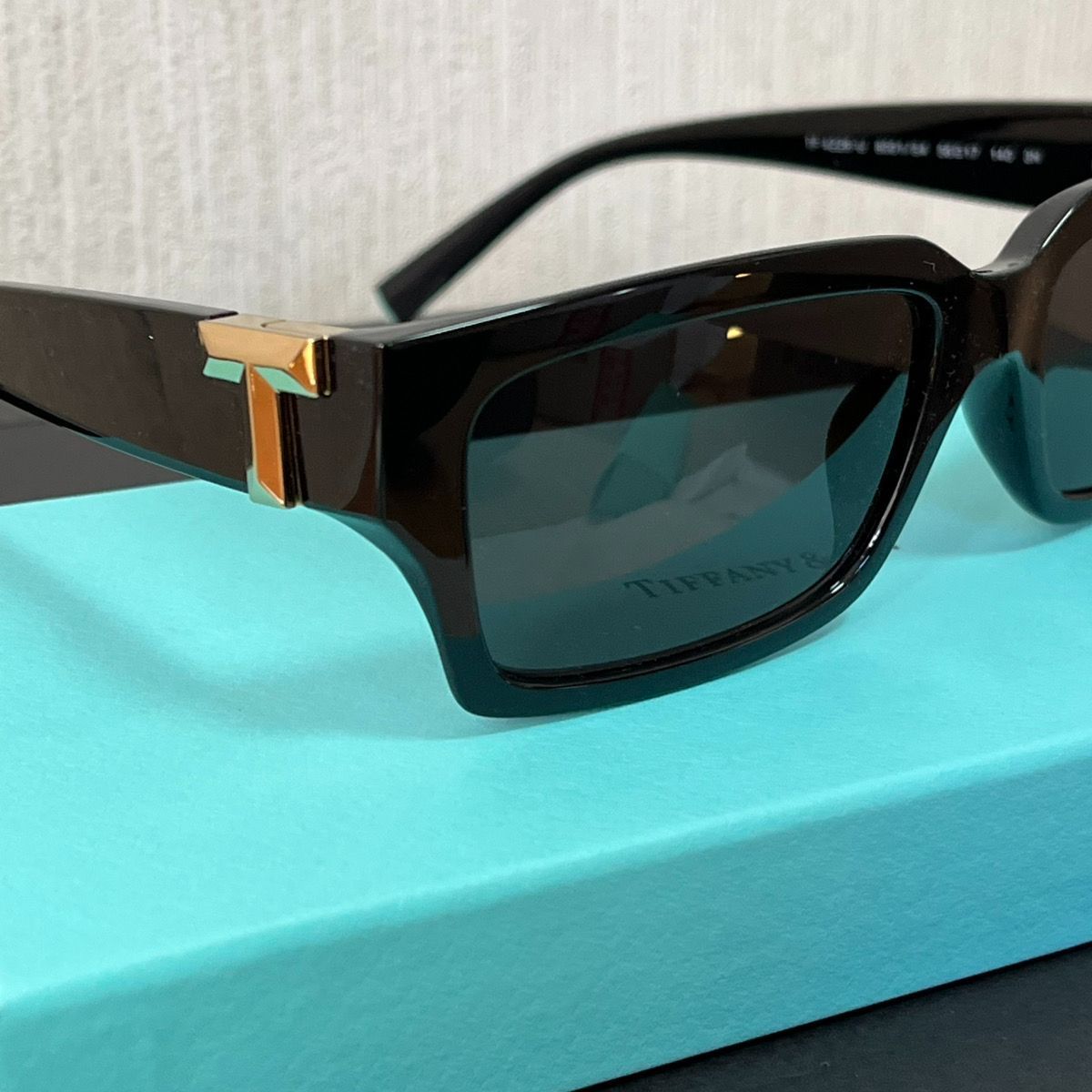 新品未使用 Tiffany & Co(ティファニー) TF4226U サングラス ブラック 