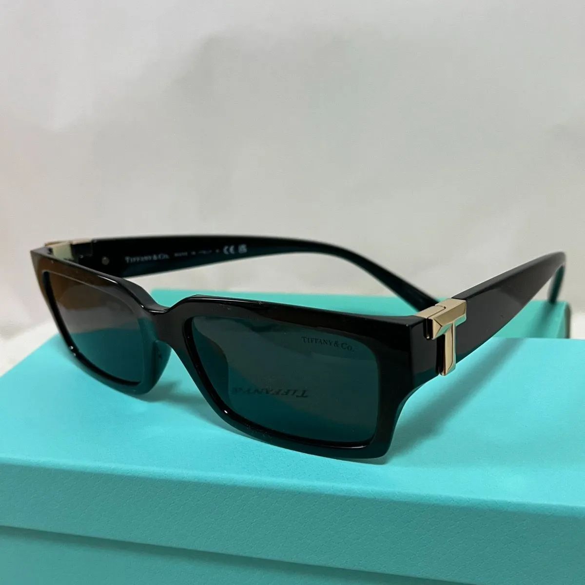 新品未使用 Tiffany & Co(ティファニー) TF4226U サングラス ブラック 