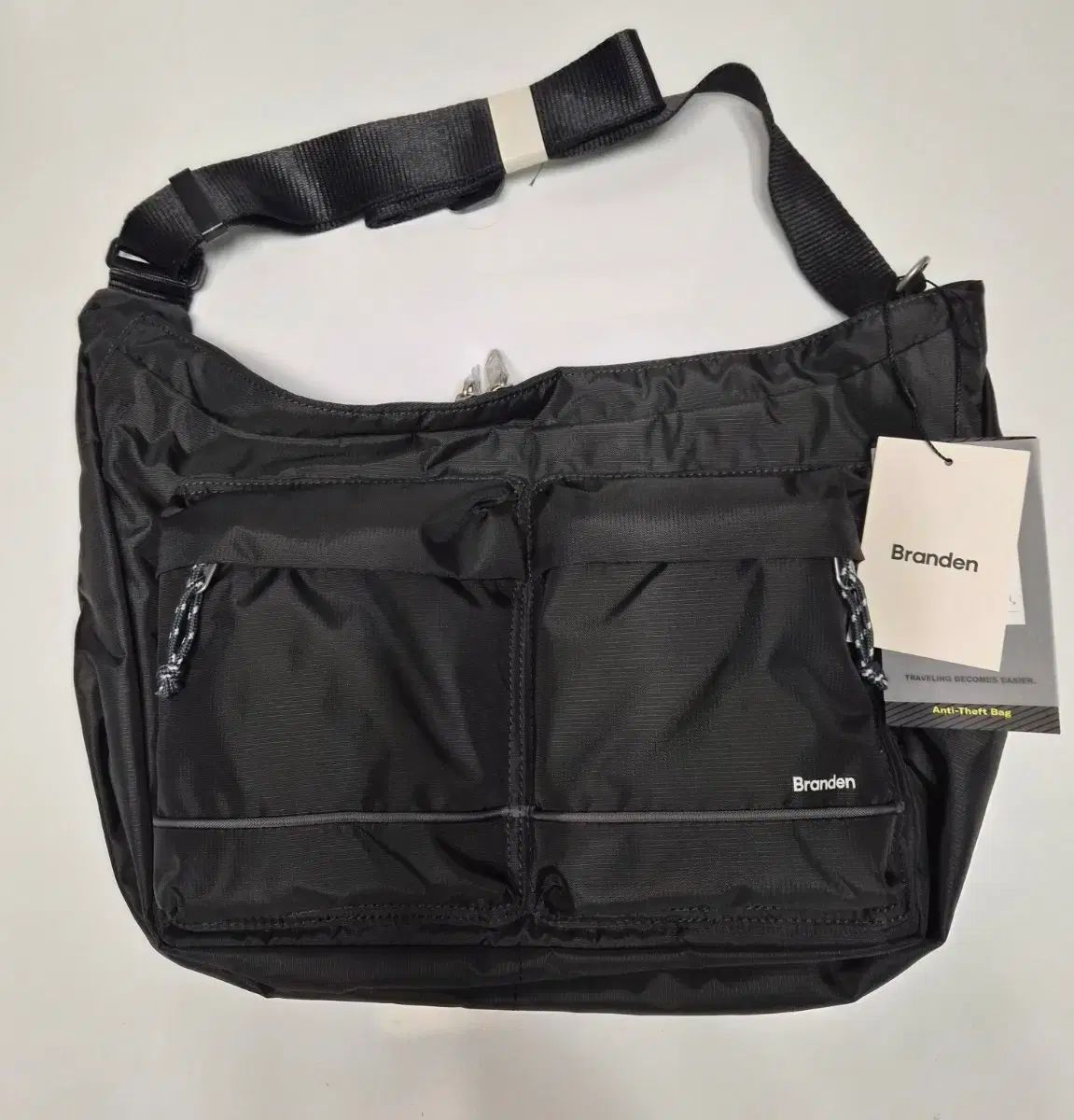 パックセーフ pacsafe ショルダーバッグ メンズ レディース 斜 Qoo10 