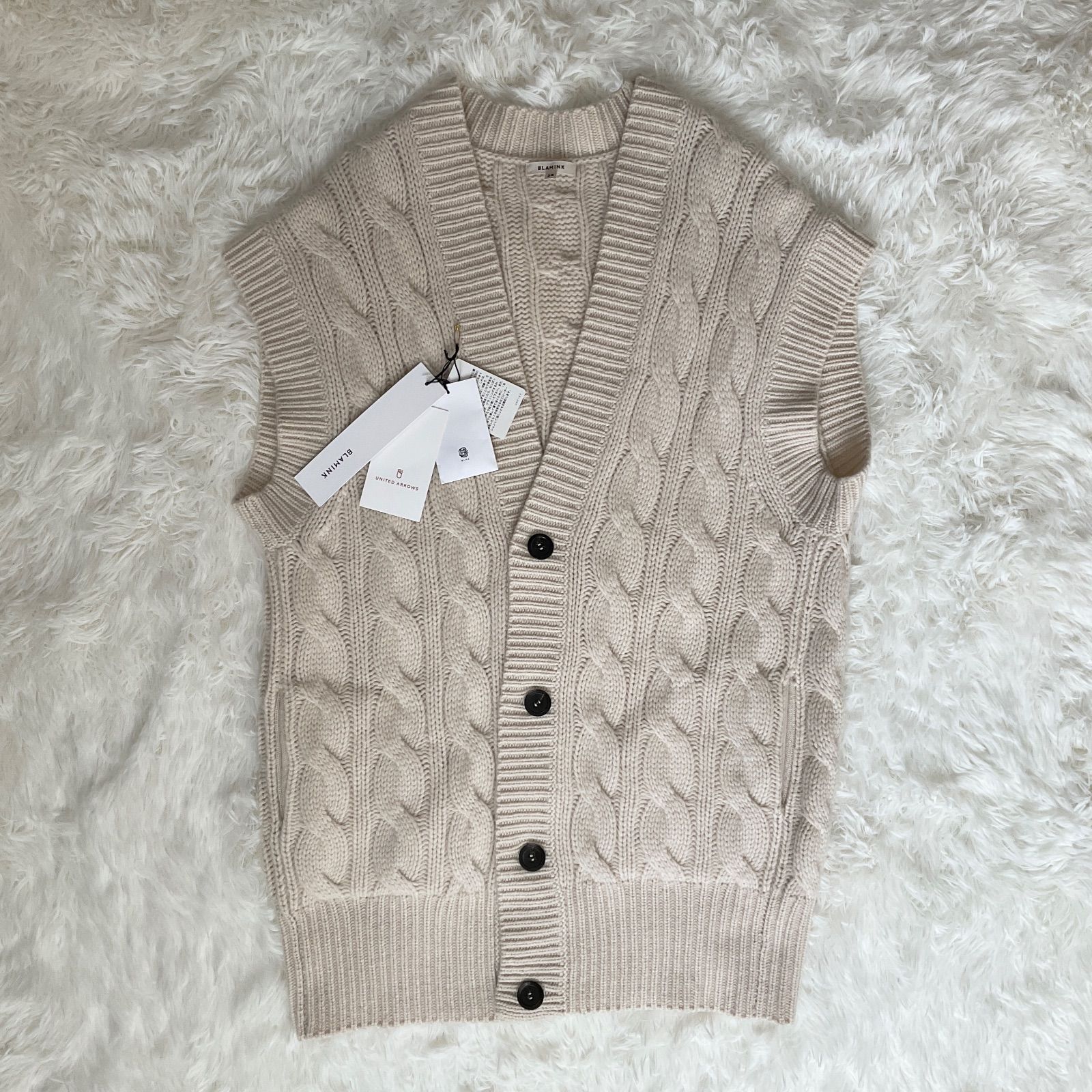 美品✨タグ有り BLAMINK カシミヤ ニット ベスト サイズ38 ベージュ 