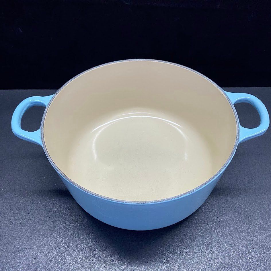 ルクルーゼ LE CREUSET 両手鍋 22cm ライトブルー - メルカリ